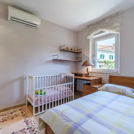 Lucica Seaview Appartement *