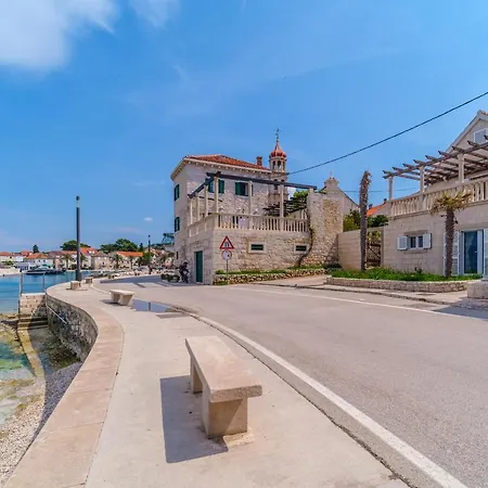 Lucica Seaview Appartement Sutivan